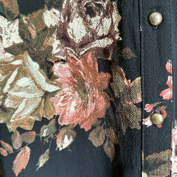 Floral Button-down - Picture 2 of 2